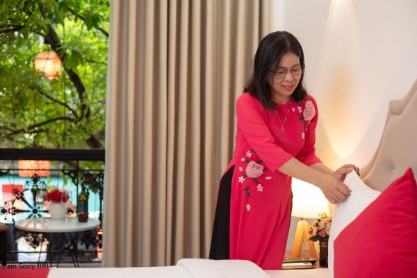 KING ROOM WITH BALCONY